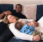 15 Celebrity Moms Who Proudly Normalize Breastfeeding in Public