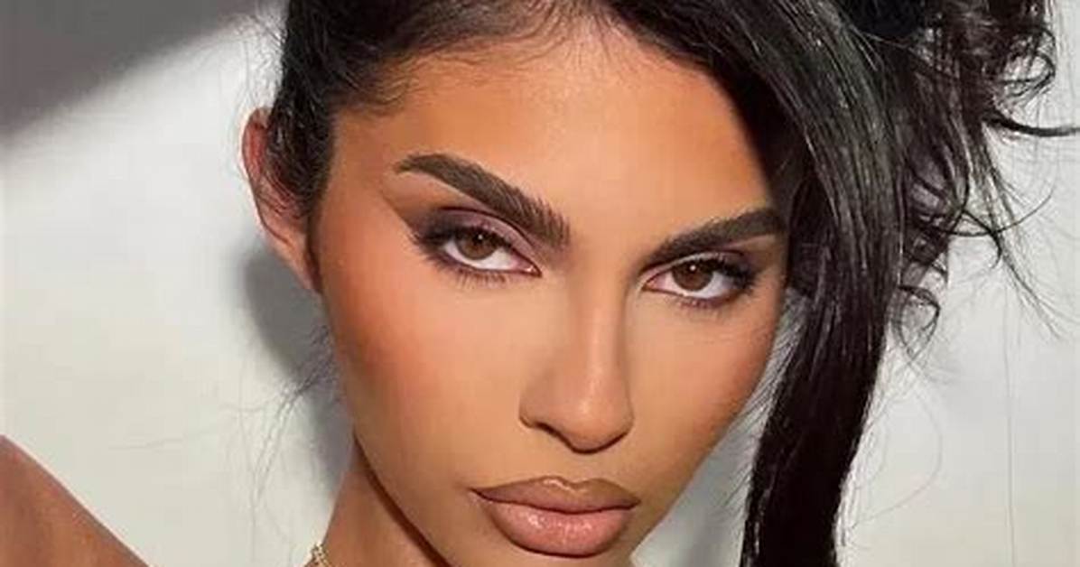 Amanda Trivizas (Model) Age, Biography, Net Worth, Height, Boyfriend,