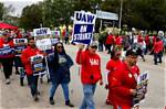 Auto Workers Approve a New Union Contract with General Motors
