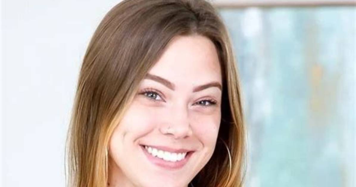 Avery Cristy Biography, Wiki, Net Worth, Husband, Family Background, Hot Photos, and Measurement.
