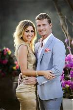 'Bachelor in Paradise' Star Announces Pregnancy