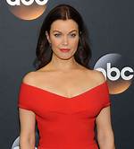 Bellamy Young Height