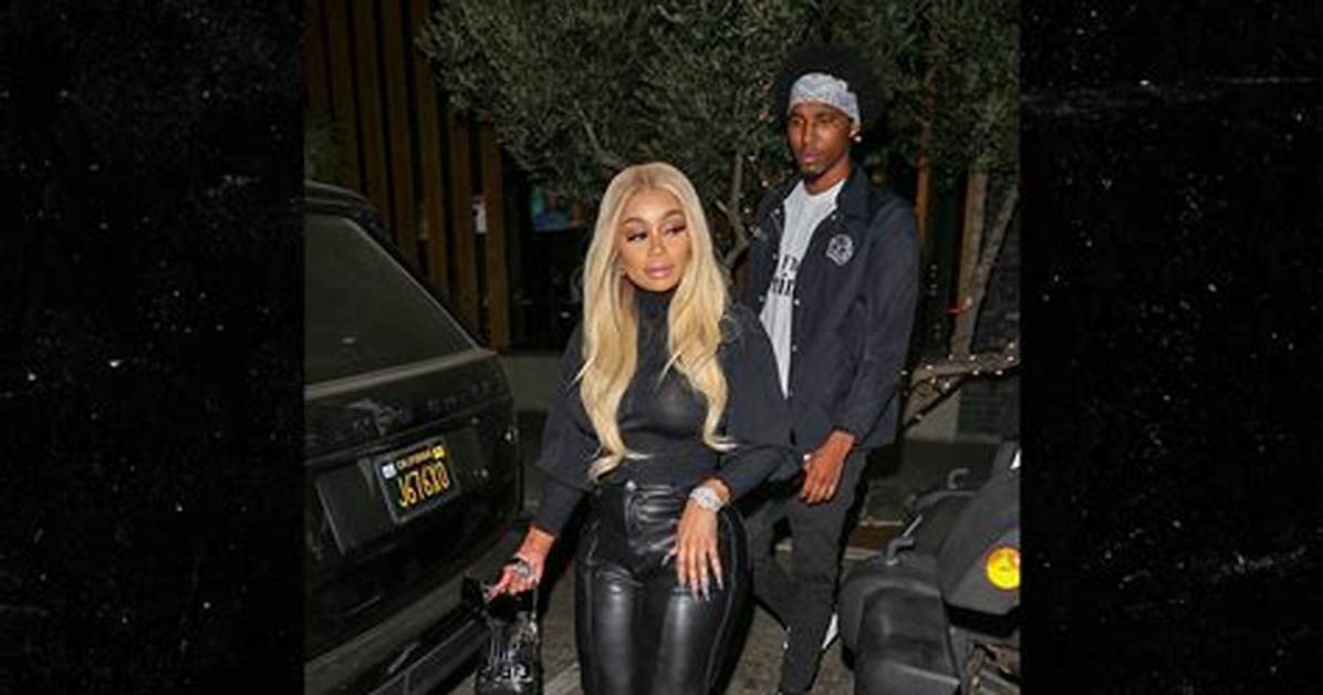 Blac Chyna’s New Mystery Man Sucks Her Toes at Dinner