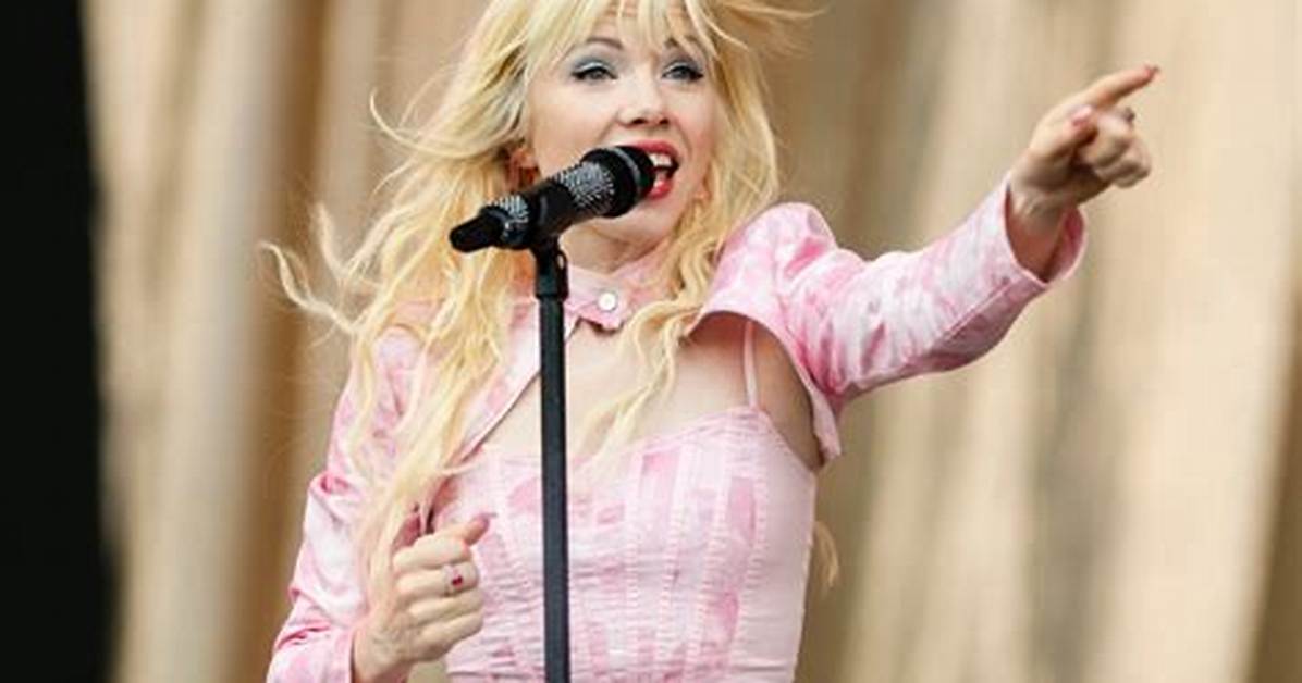 Carly Rae Jepsen Net Worth 2023: Singing Career Income Age