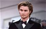 Chase Stokes Age, Net Worth, Girlfriend, Family, Height and Biography