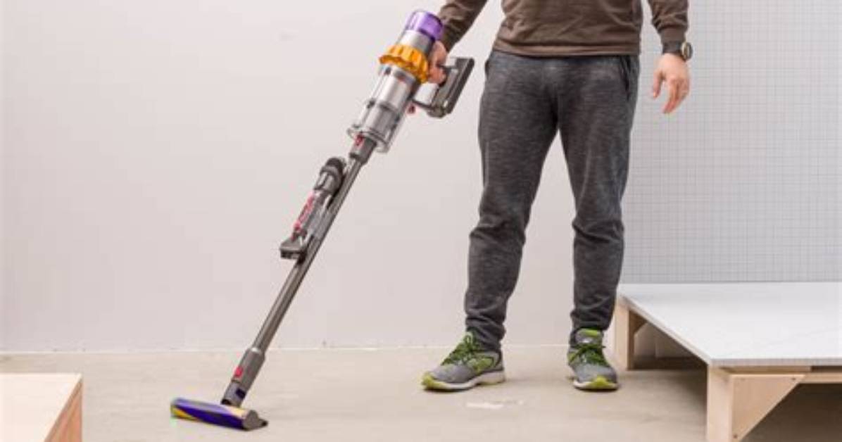 Dyson V15 Detect Review