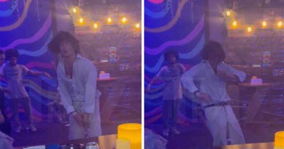 Ezra Miller Wildly Dancing at Hawaiian Lounge Weeks After Arrest 'The Flash' Star Ezra Miller Odd Dancing at Lounge in Hawaii. .. Weeks After Arrest at Nearby Bar Exclusive 602 4/12/2022 12:40 Am Pt