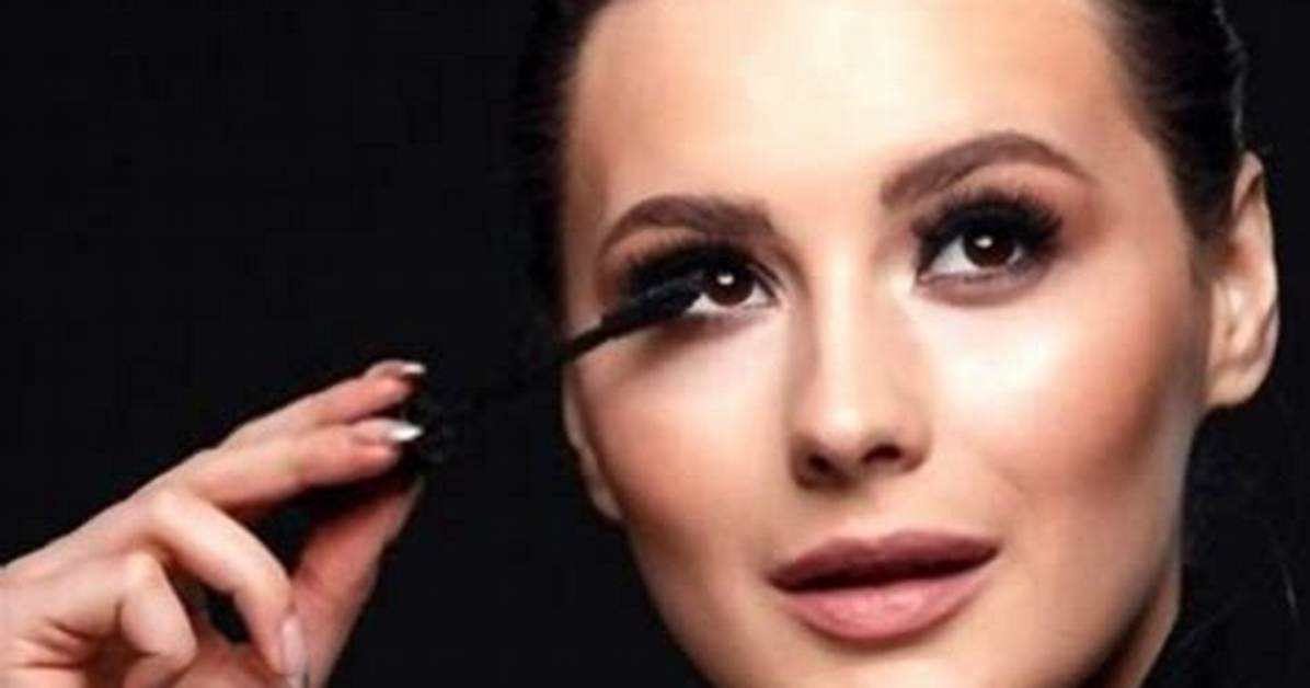 Fact or Fiction: Is Mascara Bad for Your Lashes?