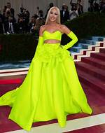 Gwen Stefani Had Beauty 'Emergency' at Met Gala 2022