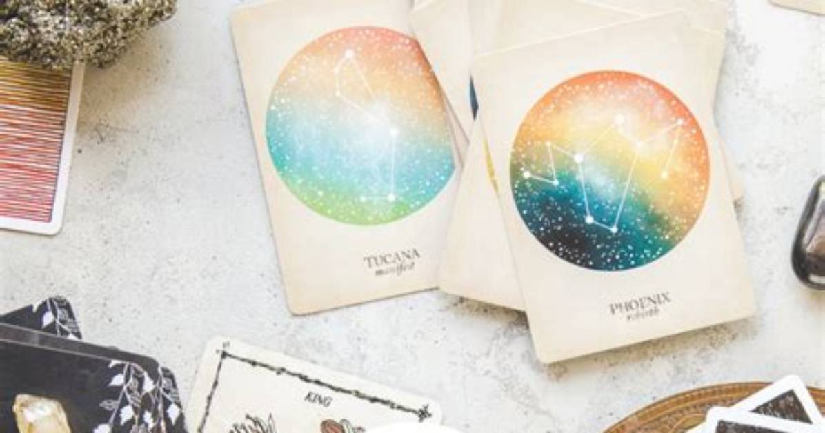 How to Use Oracle Cards with Tarot