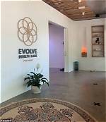 I Survived Pete Evans' New Evolve Health Labs Clinic in Byron Bay: Hyperbaric Oxygen Therapy Review