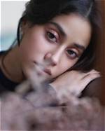 Janhvi Kapoor Raises the Temperature in Ivory Saree Worth Rs 1.89 Lakh, Fans Call Her ‘Apsara’
