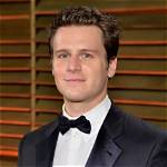 Jonathan Groff Age, Net Worth, Girlfriend, Family & Biography