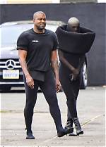 Kanye's Girlfriend -- Butt Flossin' 8/19/2009 10:30 Am Pt