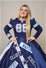 Kelly Clarkson Sports Dallas Cowboys Jersey Dress Hosting Nfl Honors