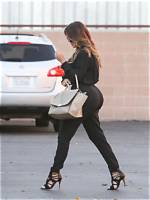 Khloe Kardashian Posts Weird Butt Pic, Slams Haters!