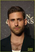 Know About Oliver Jackson-Cohen; Movies, Wife, Height, Parents