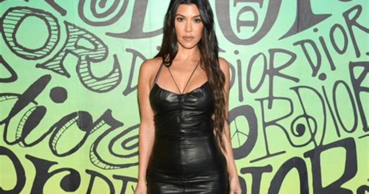 Kourtney Kardashian in Bathing Suit Says Hi from Blue Waters — Celebwell