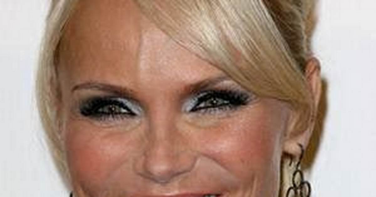 Kristin Chenoweth - Age, Bio, Birthday, Family, Net Worth