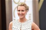 Lara Spencer in Bathing Suit Says "Happy Valentine's Day" — Celebwell