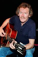 Legendary Canadian Singer/Songwriter Gordon Lightfoot Dies at 84