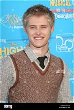 Lucas Grabeel