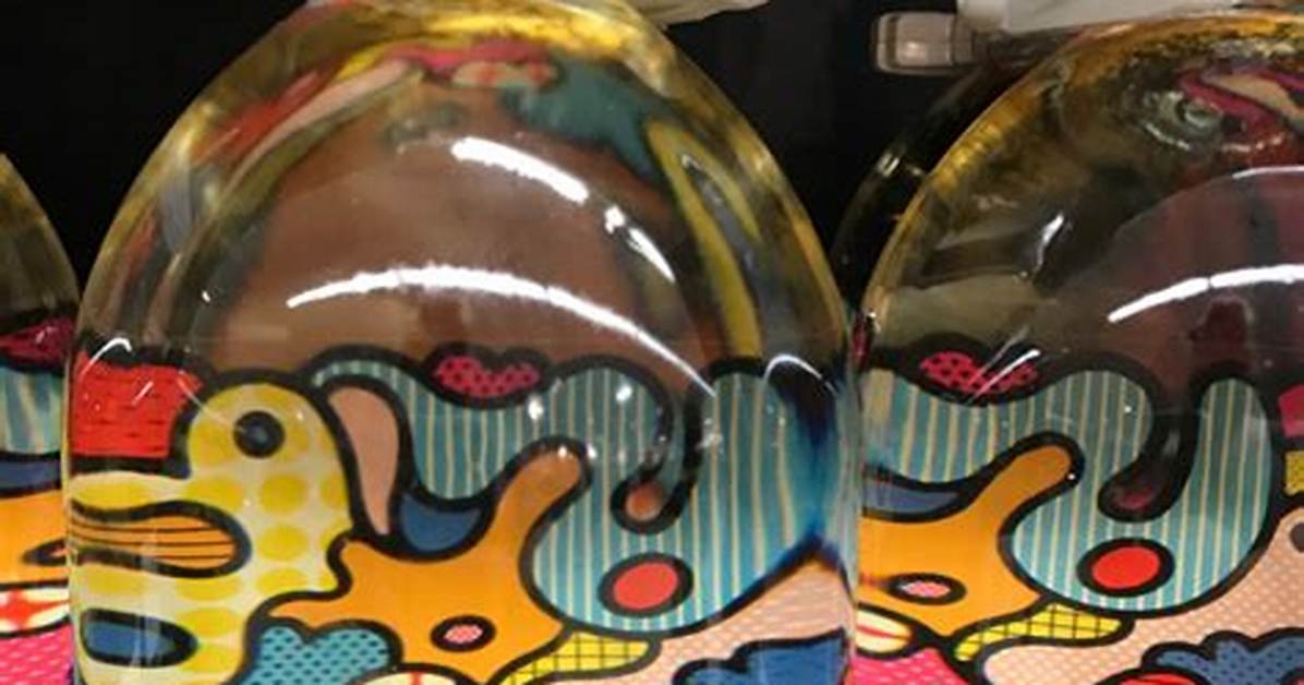 M&S Launch New Elderflower Gin Liqueur Filled with 23 Carat Gold Flakes for £15