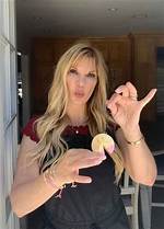 Melissa Gisoni Height, Weight, Age, Spouse, Family, Facts, Biography
