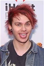 Michael Clifford's Hair Changes Throughout the Year's: Photos