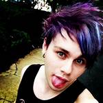 Michael Clifford: Singer, Guitarist, Age, Height, Wife, Net Worth!