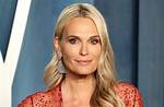 Molly Sims in Bathing Suit Is Ready for “Ski Week” — Celebwell