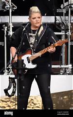 Natalie Maines Thought She Was Going to Marry Lenny Kravitz