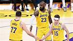 Nba: Los Angeles Lakers Keep Losing Start with Rout by La Trimmers