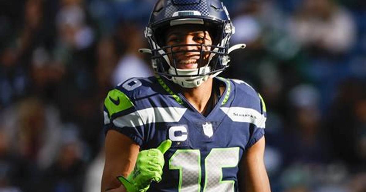 Nfl World Trolls Seahawks Wr Tyler Lockett for His “Soft” Move to Avoid Tackles on Multiple Occasions