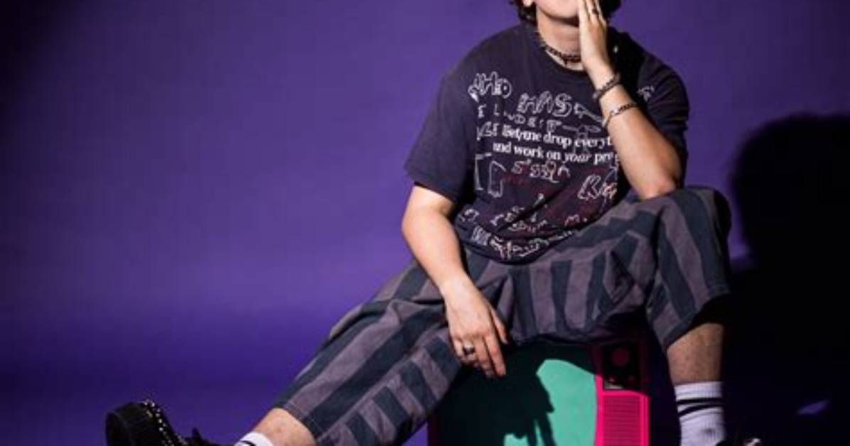Noahfinnce Teases Biting New Single 'Scumbag'