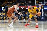 Raequan Battle, Pat Suemnick Lead West Virginia over No. 3 Kansas 91-85 | National News