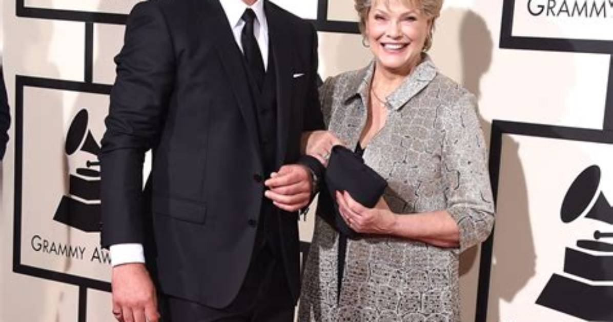 Robin Thicke's Mother Gloria Loring Criticises Miley Cyrus but His Wife Paula Patton Is 'Cool' with Vmas Show