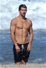 Ryan Kwanten Height, Weight, Age, Girlfriend, Family, Facts, Biography