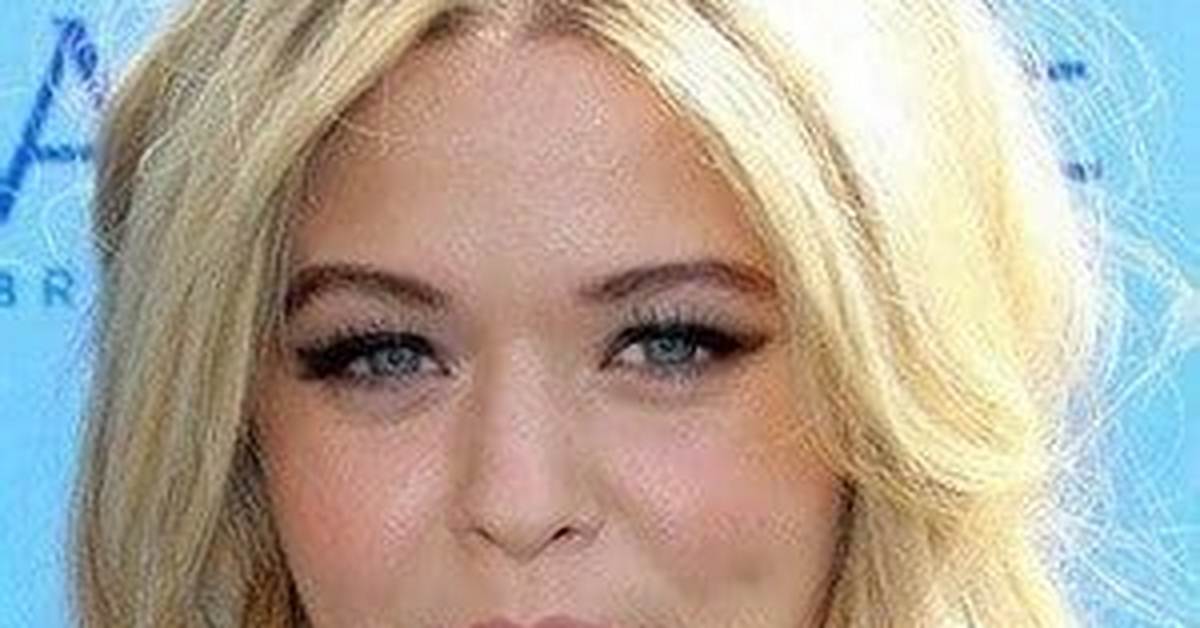 Sasha Pieterse - Age, Bio, Birthday, Family, Net Worth