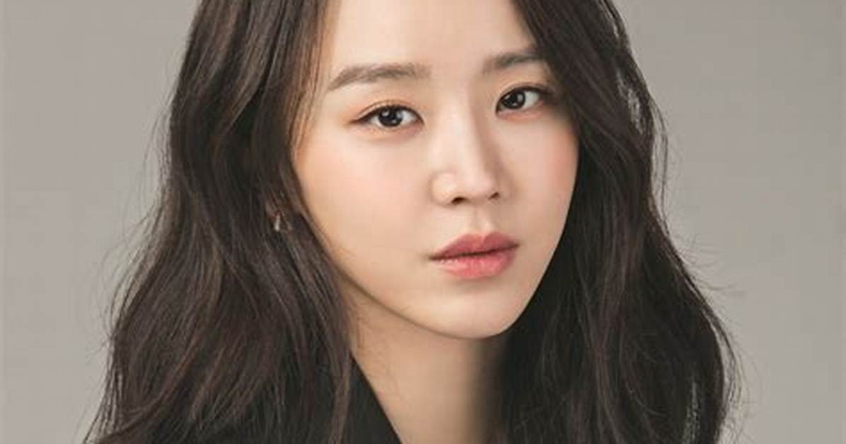 Shin Hye-Sun: the Rising Star of "Legend of the Blue Sea"