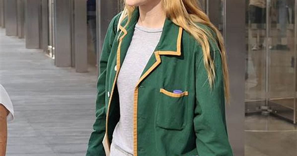Sophie Turner Dons Quirky Green Blazer While out with Her Lawyer in New York During Second Day of Mediation to Resolve Joe Jonas Divorce and Custody Battle