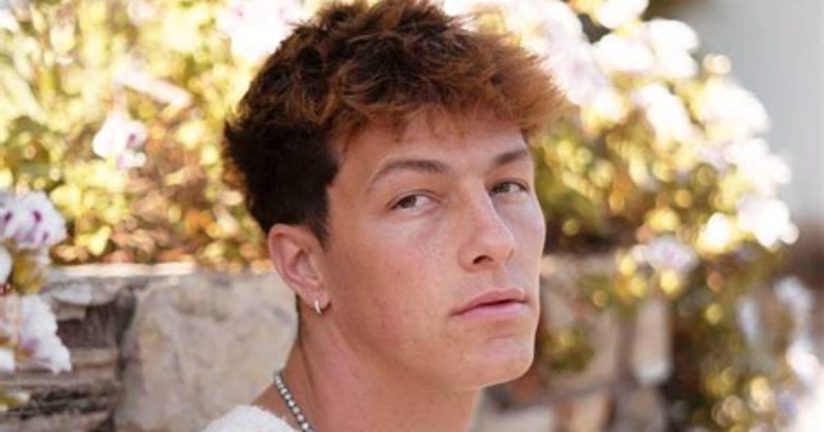 Tayler Holder Onlyfans Leaked News, Age, and Bryce Hall Demand to Respond Allegations