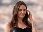 The Funniest Jokes About Angelina Jolie’s Feet