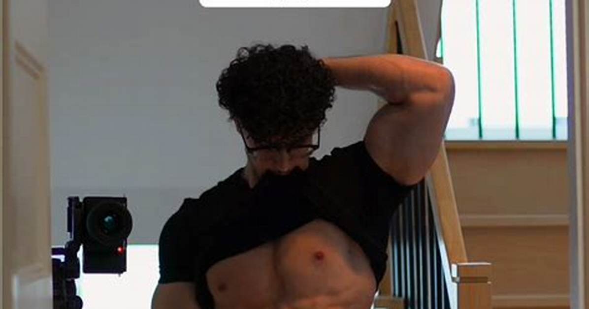 This Tiktok Ab Workout Is the Perfect Way to Prank Your Significant Other