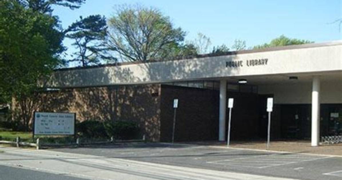 👻 Trick or Treating at Glen Burnie Library