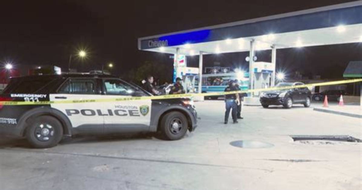 Two Charged in Killing of Clerk During Robbery at Family Dollar, Police Say – Wsoc Tv