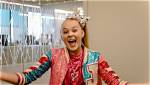 Watch: Jojo Siwa Makes an Epic Gingerbread House!