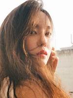 Who Is Hwang Ui-Jo Hot Girlfriend? What Is His Net Worth?