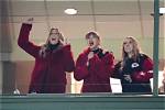 Who Is Lindsay Bell? the Third Blonde Alongside Taylor Swift and Brittany Mahomes Cheering on the Chiefs