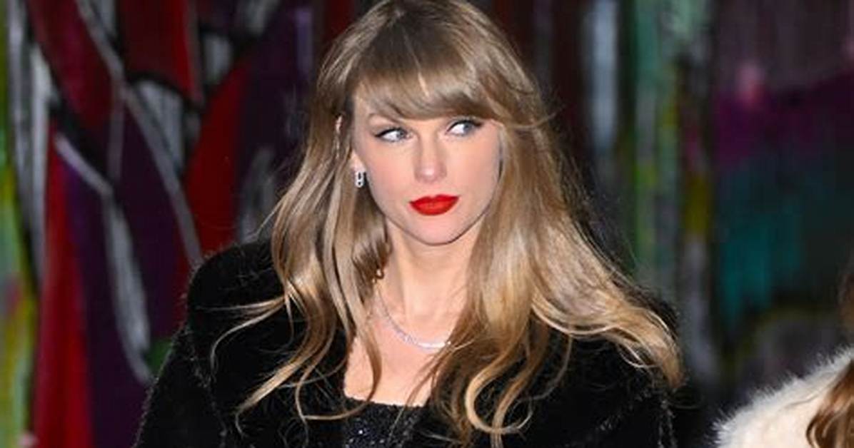 Why Taylor Swift Doesn't 'Walk Around Naked with My Windows Open'